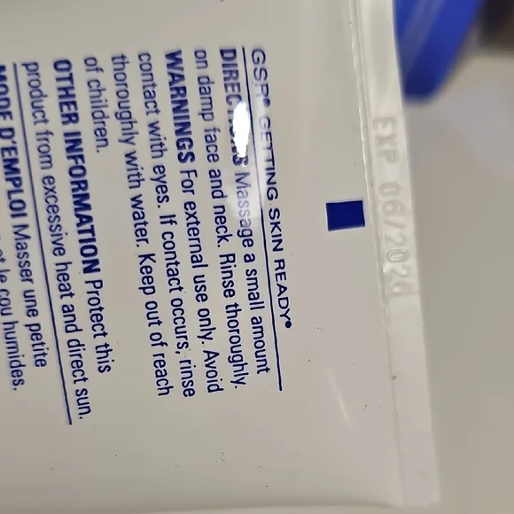 Zo Skin Health Exfoliating Cleanser NEW Damaged Box EXP 6/2026 - Picture 2 of 3